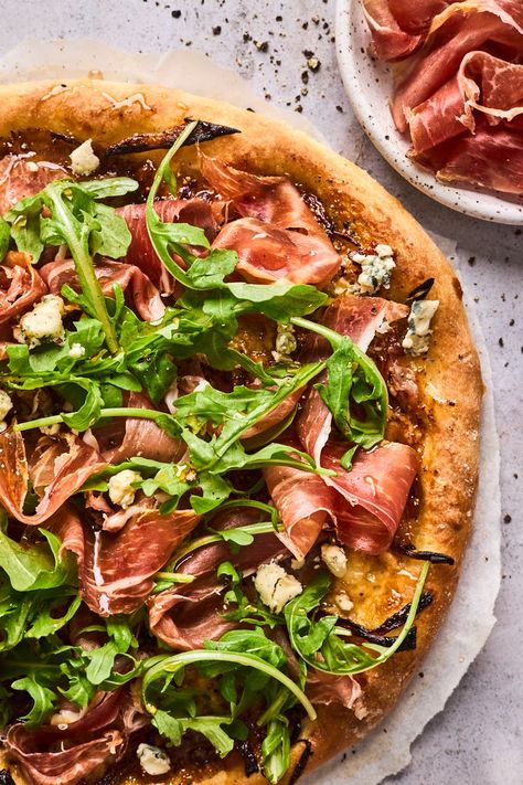 Pizza With Figs And Prosciutto, Fig Arugula Pizza, Proccutio Arugula Pizza, Prosciutto Fig Arugula Pizza, Proscuitto Fig Pizza, Prosciutto Fig Pizza, Fig Prosciutto Pizza, Flatbread Meals, Fig Pizza Recipes