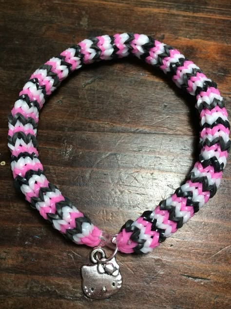 Hexafish Rainbow Loom, Cute Rubber Band Bracelet Color Ideas, Rubber Bracelets Aesthetic, Rainbow Loom Bracelets Fishtail, Loom Bands Aesthetic, Loom Bracelets Ideas, Rubber Band Bracelet Ideas, Loom Bands Designs, Loom Bands Tutorial