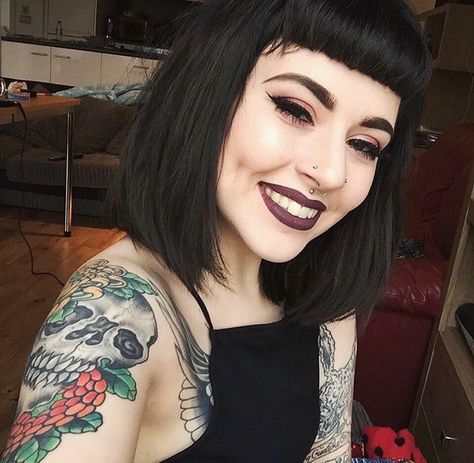 Choppy Short Bangs, Betty Bangs, Bob Hairstyles With Bangs, Furniture Handmade, Pin Up Hair, Hair Color Blue, Hair Life, Short Hair With Bangs, Grunge Hair