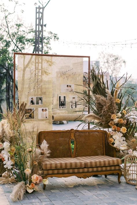 Bridal Fair Booth Ideas, Wedding Rattan, Dining Chairs Rattan, Bedroom Rattan, Wedding Booth, Ruangan Studio, Rattan Bedroom, Rattan Nightstand, Boho Wedding Backdrop