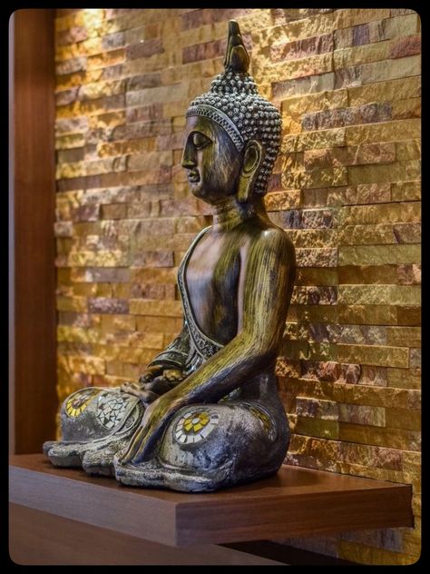 Buddha Decor Entryway, Buddha Statue Home Interior Design, Buddha Statue Home Entrance, Small Foyer Ideas, Buddha Interior, Modern Buddha, Buddha Shrine, Foyer Wall Decor, Buddha Statue Home