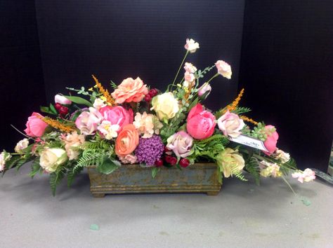 Spring design by Andi (9989) 2015 Simple Arrangements, Summer Arrangements, Headstones Decorations, Small Arrangements, Flower Rosary, Summer Flower Arrangements, Spring Flower Arrangements, Spring Arrangements, Corporate Flowers