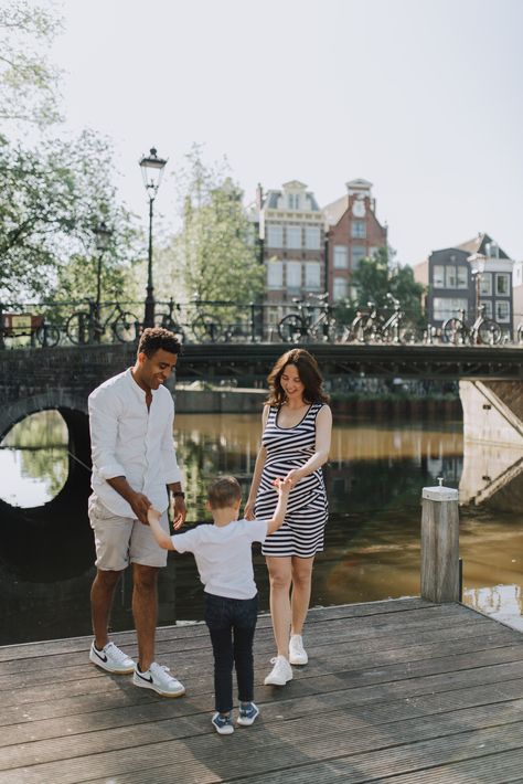 Amsterdam Family Photoshoot, Japanese Style Apartment, Amsterdam With Kids, Amsterdam Wedding, Bump Shoot, Style Apartment, City Family, 1st Year, Love Stories