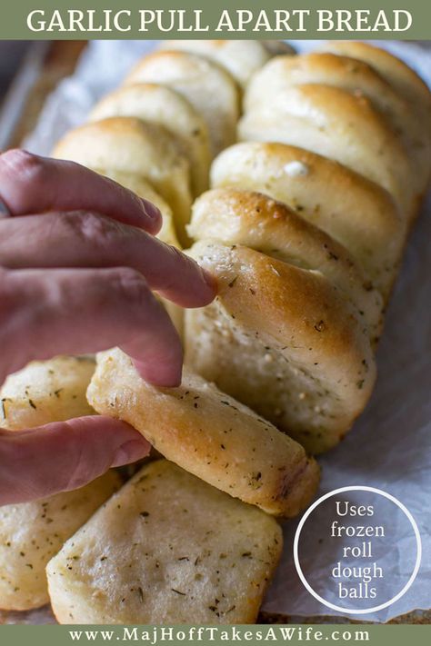 Easy Garlic Pull Apart Bread, Rhodes Garlic Rolls, Rhodes Dinner Roll Recipes, Crescent Roll Garlic Bread, Frozen Rolls Recipes Rhodes Bread, Pull Apart Garlic Rolls, Garlic Loaf, Frozen Bread Dough Recipes, Rhodes Rolls Recipes