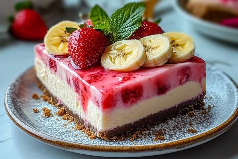 Banana-Strawberry Cheesecake Fantasy How To Store Bananas, Black Forest Cheesecake, Strawberry And Banana, Banana Cheesecake, Banana Walnut, Berry Cheesecake, Creamy Cheesecake, Gluten Free Breakfasts, Salad Side Dishes