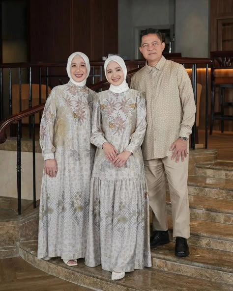 Lebaran Outfit, Ootd Lebaran, Hijab Trend, Dress Lebaran, Model Gamis, Kebaya Muslim, Hijab Trends, Gaun Fashion, Muslimah Dress