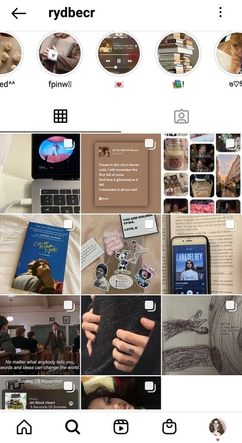 Dump Ig Feed, Insta Aesthetic Feed, Ig Aesthetic Feed, Instagram Feed Ideas Aesthetic, Instagram Page Ideas, Insta Feed Ideas, Aesthetic Instagram Accounts, Instagram Feed Goals, Aesthetic Instagram Feed