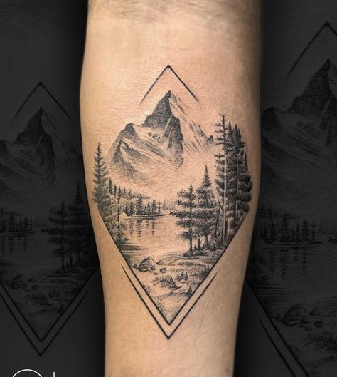 Triangle Mountain Tattoo, Montana Tattoo Ideas, Tattoo Berge, Tyler Tattoo, Tattoo Wade, Jake Tattoo, Tattoo Mountains, Utah Tattoo, Berg Tattoo