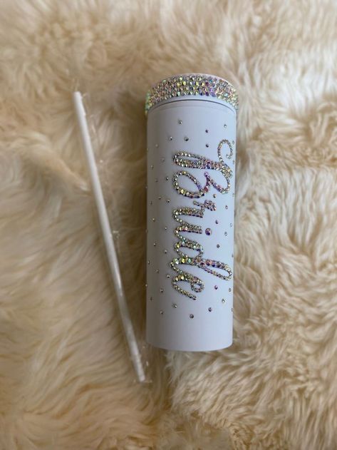 Bling Name Tumbler, Bride Rhinestone Tumbler, Bride Tumbler Glitter, Bride Cups Tumblers, Bride Tumbler Ideas, Bling Cups Rhinestones Diy, Rhinestone Cups Tumblers, Rhinestone Tumbler Cups Diy, Cups With Rhinestones