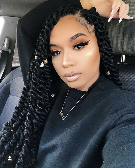 Medium Twist Braids, French Twist Braids, Rope Twist Braids, Twist Box Braids, Yarn Braids, Jumbo Box Braids, Twist Braid Hairstyles, Hair Twist Styles, Rope Twist