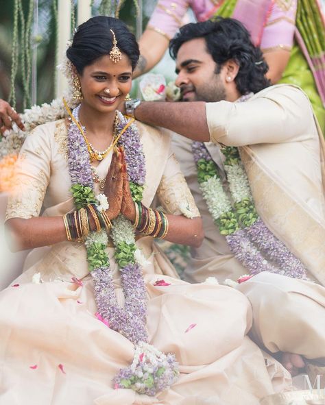 Keerthi Pandian, Ashok Selvan, Indian Wedding Garland, Indian Wedding Flowers, Indian Wedding Poses, Indian Marriage, South Indian Weddings, Wedding Rituals, Wedding Set Up