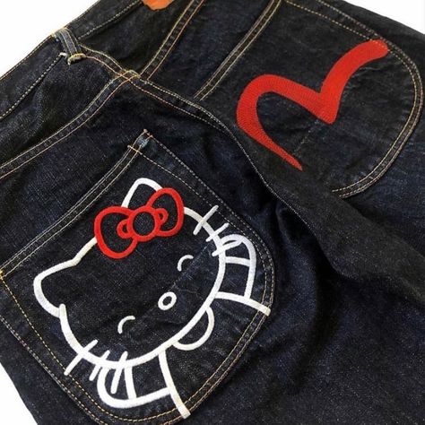 Custom Jeans Diy, Jeans Drawing, Senior Jeans, Denim Diy Clothes, Diy Hello Kitty, Pants Drawing, Diy Pants, Painted Clothes Diy, Kitty Clothes