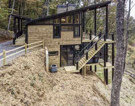 Sky Lodge — Gnarly Home Crafters Homes On Steep Slopes, House On Sloped Lot, Building On Slope, Sloping Lot House Plan, Slope House, Homes Ideas, Hillside House, House On Stilts, Mountain House Plans