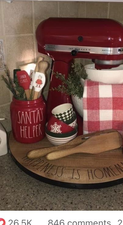 Christmas Kitchen Decor, Farmhouse Christmas Decor, Christmas Kitchen, Country Christmas, Christmas Centerpieces, Decoration Christmas, Christmas Deco, Holiday Decor Christmas, 365 Days