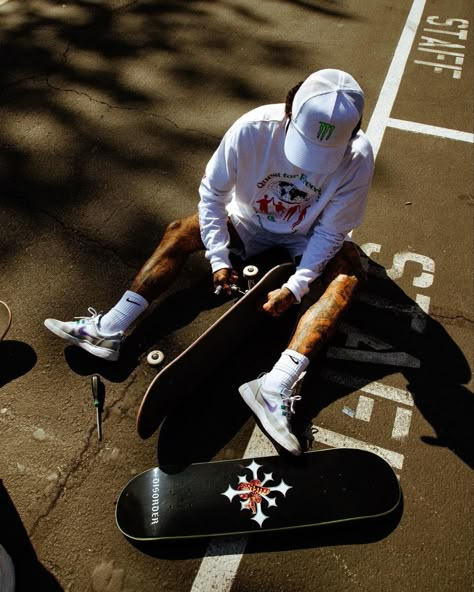 Skateboard Action Shots, Hard Photoshoot Ideas, Skate Park Photoshoot, Skate Aesthetic Outfits, Skate Photoshoot, Skateboard Lifestyle, Skater Photoshoot, Skateboarding Photography, Skate Photography