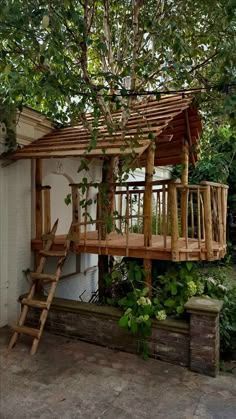 Tree House Ideas, Garden Tree House, Tree House Plans, Tree House Diy, Tree House Kids, Cool Tree Houses, Tree House Designs, Backyard Play, Ideas Casa