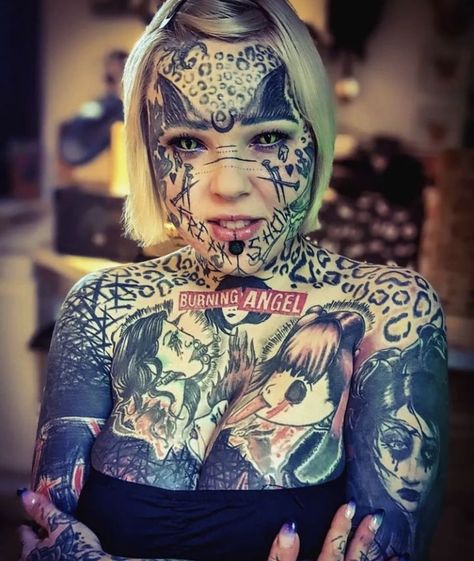 Heavily Tattooed Women, Older Women With Tattoos, Horrible Tattoos, Female Tattoo Models, Master Tattoo, Surreal Tattoo, Tattoed Women, Facial Tattoos, Neck Tattoo For Guys