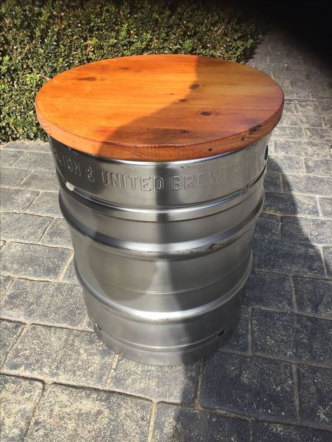 Beer Barrel Table, Beer Barrel Ideas, Keg Table, Beer Keg Ideas, Beer Garden Design, Beer Garden Ideas, Beer Decorations, Brewery Bar, Brewery Design