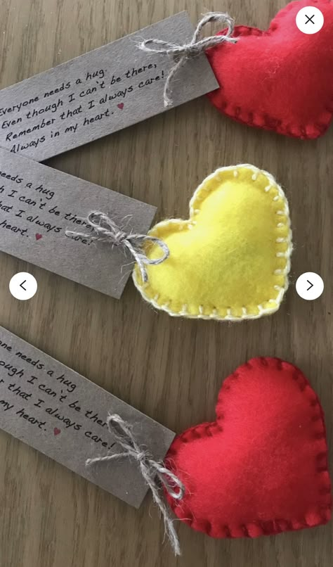 Nursing Home Valentine Ideas, Friendship Gifts Diy, Pocket Prayer, Pocket Hugs, Easy Valentine Crafts, Hug Gifts, Friend Crafts, Memory Crafts, Pocket Hug