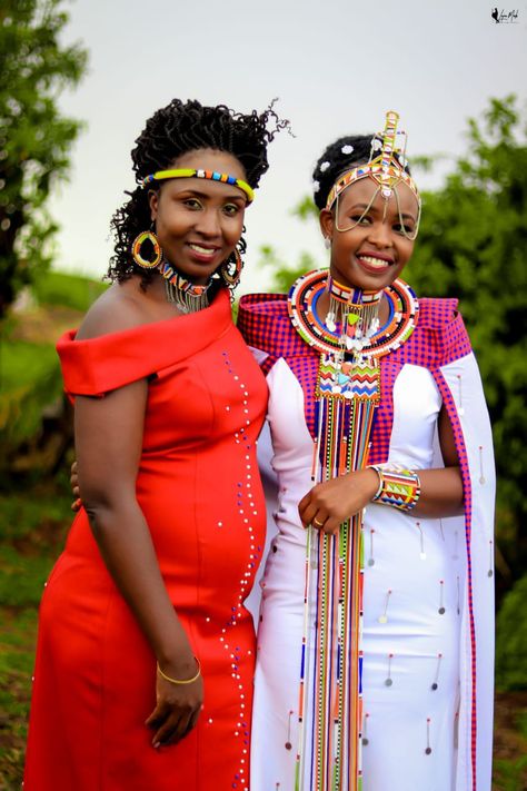 Masai Traditional Attire, Maasai Traditional Wedding Dress, Kenyan Wedding Dress Brides, Maasai Dress Designs For Ladies, Masai Dress Designs, Kenyan Traditional Attire, Kenyan Outfits, Maasai Dress Designs, African Exhibition