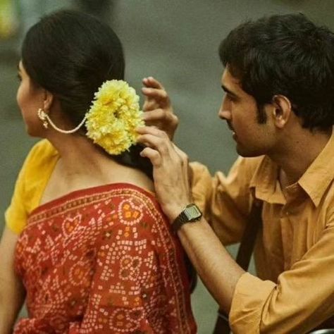 us when? Model Saree, Old School Vibes, Ishq Hai, South Asian Aesthetic, Desi Love, School Vibes, Expectation Vs Reality, Unrealistic Expectations, Us When