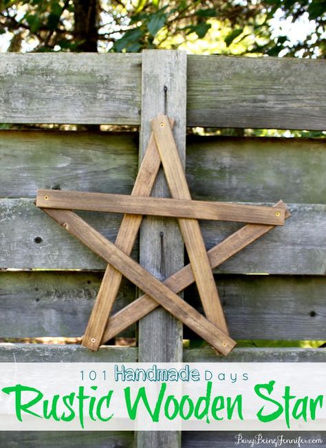 Perfect for your walls year round! You're going to love this rustic wooden star! Paint Stick Crafts, Wood Scraps, Wood Stars, Wooden Stars, Star Diy, Primitive Crafts, Painted Sticks, Easy Christmas Diy, Star Decorations