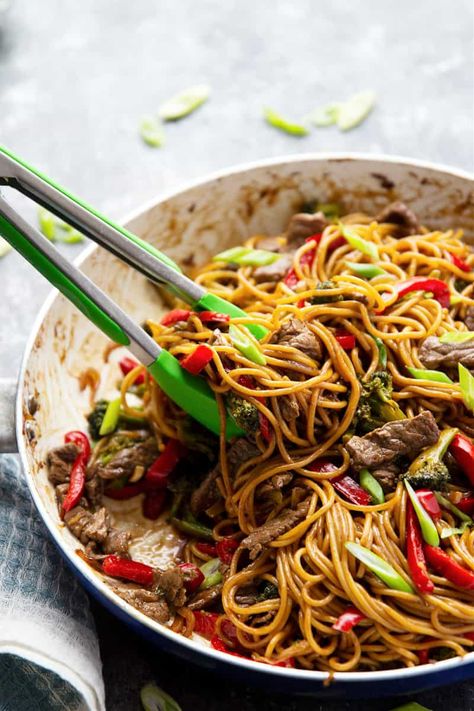 Chinese Beef Stir Fry, Beef Top Round Steak, Stir Fry Noodles Recipe, Teriyaki Noodles, Fry Noodles, Teriyaki Stir Fry, Beef Stir Fry Recipes, Boiled Chicken Breast, Teriyaki Beef