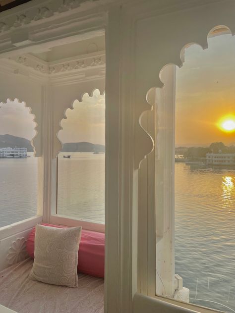 Clear Water Aesthetic, Desi Architecture, Rajasthan Aesthetic, India Palace, India Places, Dream Cafe, Desi Vibes, Asian House, Florida Beach House