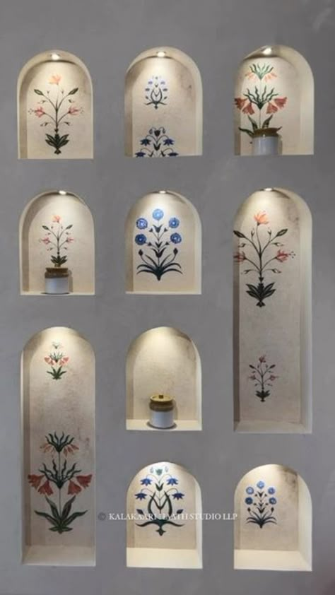 Niche Design Wall Living, Indian Traditional Interior Design, Indian Traditional Interior, Home Entrance Wall Decor, Home Entrance Decor Indian, Niche Design Wall, Home Entrance Wall, Bangalore House, Museum Brochure