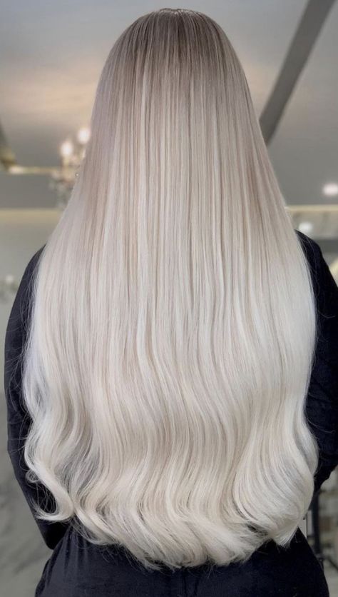 Norwegian Hair Line, Dimensional Platinum Blonde, Blonde Highlights Long Hair, Dark Roots Hair, Blonde Hair Colour Shades, Summer Blonde Hair, Beautiful Blonde Hair, Perfect Hair Color, Dyed Red Hair