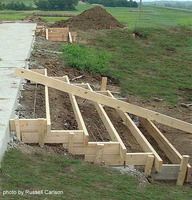 General Steps For Building Concrete Step Forms Concrete Porch Steps, Landscaping On A Hill, Sloped Yard, Patio Steps, Concrete Stained Floors, Sloped Backyard, Garden Stairs, Concrete Stairs, Outdoor Steps