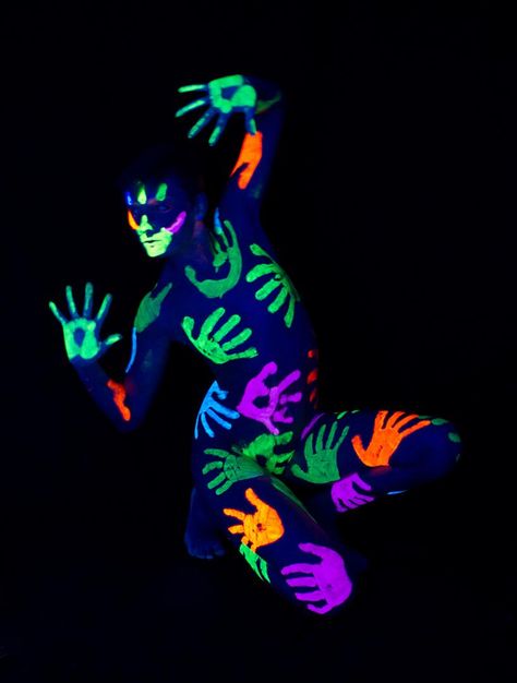 Hands Uv Photography, Glow Run, Glow Paint, Neon Painting, Glowing Art, Neon Aesthetic, Glow Party, Neon Party, Neon Art