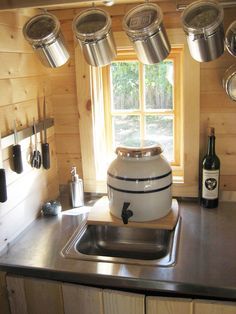 Dry Cabin, Mini Chalet, Tumbleweed Tiny Homes, 1000 Lifehacks, Tiny House Company, Tiny House Blog, Kombi Home, Van Life Diy, Cabin Kitchens