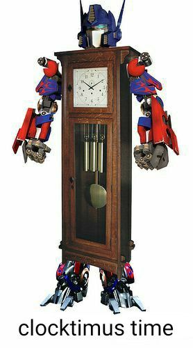 Transformers meme of Optimus prime as a clock Transformers Prime Predaking Fanart, Bumblebee Transformers Wallpapers Iphone, Transformers Funny Pictures, Optimus Prime X Megatron Kiss, Transformers One Optimus Prime, Transformers Memes Funny, Halloween Transformers, Transformers Wallpaper Iphone, Armada Optimus Prime