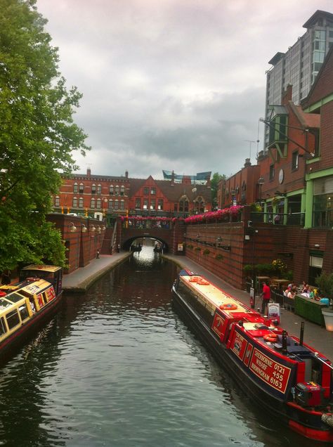 Birmingham UK canal during the day Uk Birmingham, Birmingham Uk Aesthetic, Birmingham Architecture, Birmingham Canal, Birmingham Uk Canals, University Of Birmingham, Moving To England, Birmingham Uk, Night At The Museum