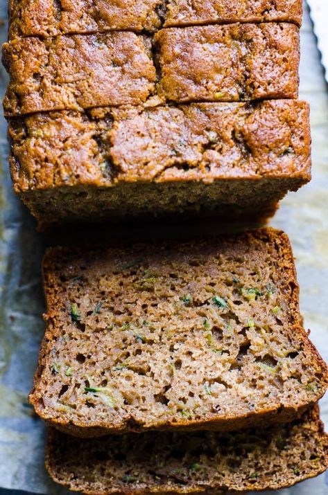 Healthy Zucchini Bread made with applesauce, whole wheat flour and no oil. This low sugar and low fat quick bread is the best zucchini bread recipe. Enjoy this super delicious, easy and moist recipe with your surplus garden zucchini or anytime of the year for a healthy breakfast or snack. Spelt Zucchini Bread, No Oil Zucchini Bread, Zucchini Bread No Vegetable Oil, Healthy Zucchini Bread, Banana Zucchini Muffins, Healthy Breads, Baking Fails, Best Zucchini Bread, Zucchini Bread Healthy