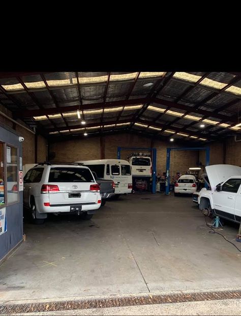 Mechanic Workshop, Car Mechanics, Mechanical Workshop, Senior Discounts, Car Repair Service, Car Service, Roadside Assistance, Free Cars, Car Repair