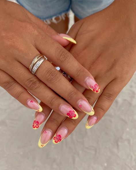 tropical vibe nails, yellow french tip nails Tropical Holiday Nails Summer, French Tip Nails With Tropical Design, Nail Inspo Summer Bright, Holiday Tropical Nails, Holiday Nails Ideas Summer, Vacation Nails Yellow, Tropical Holiday Nails, Cute Tropical Nails, Hibiscus Flower Nails Almond