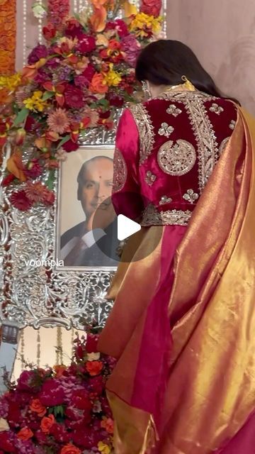 Voompla on Instagram: "Rekha pays respects to Dhirubhai Ambani." Rekha Blouse Designs, Kerala Saree Blouse, Dhirubhai Ambani, Rekha Actress, Kerala Saree Blouse Designs, Kerala Saree, Kitchen Gadgets Unique, Unique Blouse Designs, Funny Blogs