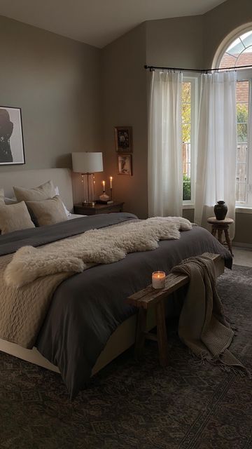 Cozy Bedroom Grey Bed, Dark Neutral Bedding, Grey And Brown Bedding, Dark Grey Comforter Bedroom, Dark Comforter Bedroom, Low Light Bedroom Ideas, Guest Bedroom Aesthetic, Dark Neutral Bedroom, Brown Bedroom Aesthetic