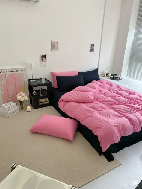 Black Bed With Pink Bedding, Small Apartment Room Decor, Black And Pink Apartment, Pink And Black Bedroom Aesthetic, Black And Pink Room Aesthetic, Black And Pink Bedding, Black And Pink Room Ideas, Pink Black Room, Dream Apartment Decor