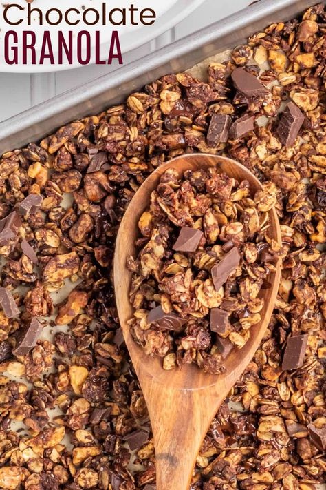 Granola Recipe Chocolate, Gluten Free Breakfast Meal Prep, Sweet Granola Recipe, Granola Nut Free, Diy Granola Recipe, Nut Granola Recipe, Gluten Free Granola Recipe, Chocolate Granola Recipe, Healthy Homemade Granola Recipe