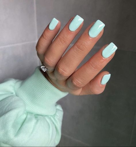 Nail Colors That Make You Look Tan, Trending Nail Polish, Blue Square Nails, Trending Nail Polish Colors, Blue Nail Ideas, Tiffany Blue Nails, Tiffany Nails, Mail Inspo, Nail Lengths