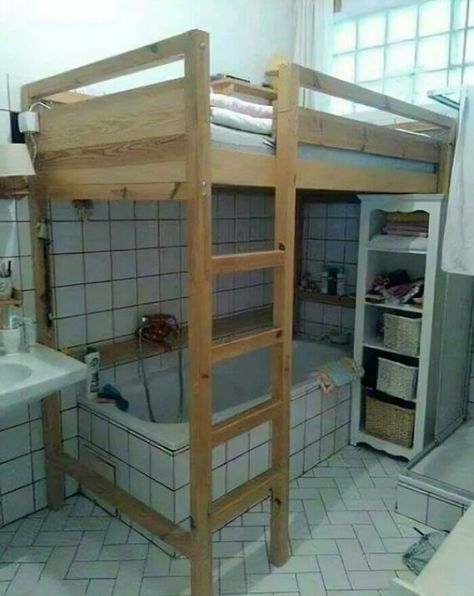 Guest Bathroom Remodel, Shower Controls, Hilarious Jokes, Bathtub Design, Design Fails, Student House, Bad Design, Jokes Funny, Memes Humor