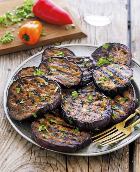 Balsamic Marinated Grilled Eggplant Grilled Eggplant Recipes, Vegan Grill, Pizza Vegetarian, Eggplant Dishes, Grilled Eggplant, Grilled Veggies, Grilled Steak, Eggplant Recipes, Idee Pasto Sano