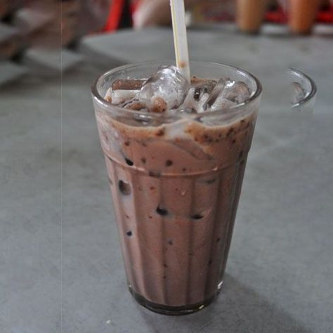 Milo Drink Aesthetic, Iced Milo, Milo Drink, Stomach Fat Diet, Caramel Latte Recipe, Mocha Recipe, Banana Drinks, Drink Aesthetic, Iced Mocha