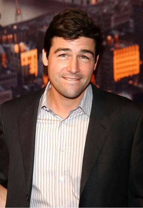 Kyle Chandler Kyle Chandler, Tim Taylor, Coach Taylor, Hot Dads, Bottom Lip, Famous Men, Married Woman, Dear Lord, Good Looking Men