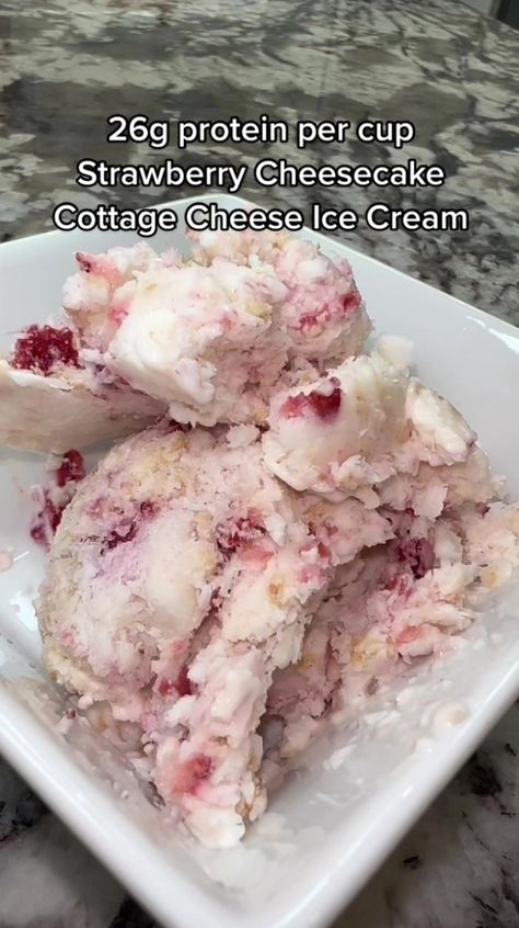 Cottage Cheese Ice Cream Is The New Protein-Packed Food Hack And It's So Good Cottage Cheese Dessert Recipes, Packed Food, Cottage Cheese Ice Cream, Cottage Cheese Recipes Healthy, Cottage Cheese Desserts, Strawberry Cheesecake Ice Cream, Cheese Ice Cream, Healthy Ice Cream Recipes, High Protein Desserts