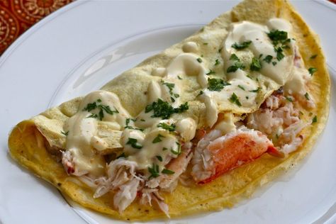 Crab Omelette Recipe, Crab Omelette, Hollandaise Recipe, Breakfast Omelet, Mushroom Omelette, Best Keto Breakfast, Breakfast Recipes Easy Quick, Banting Recipes, Omelette Recipe