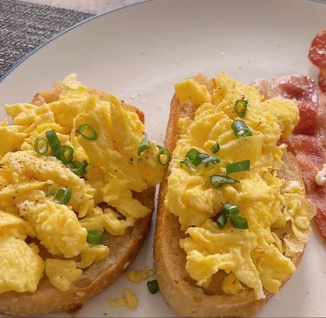 Scrambled eggs breakfast aesthetic sourdough Scrambled Egg And Bacon, Egg On Bread Breakfast, Scrambled Eggs On Toast Aesthetic, Eggs On Sourdough Toast, Eggs And Toast Aesthetic, Scrambled Eggs On Toast, Scrambled Eggs Aesthetic, Scrambled Eggs And Toast, Best Scrambled Eggs